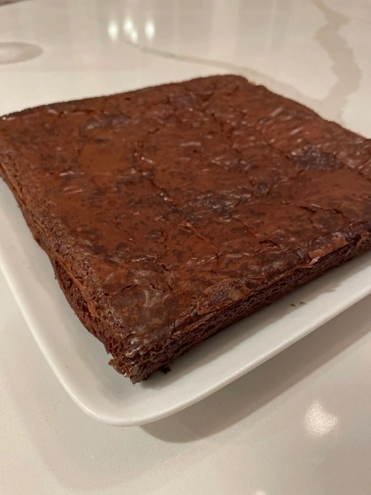 A full tray of fudgy brownies